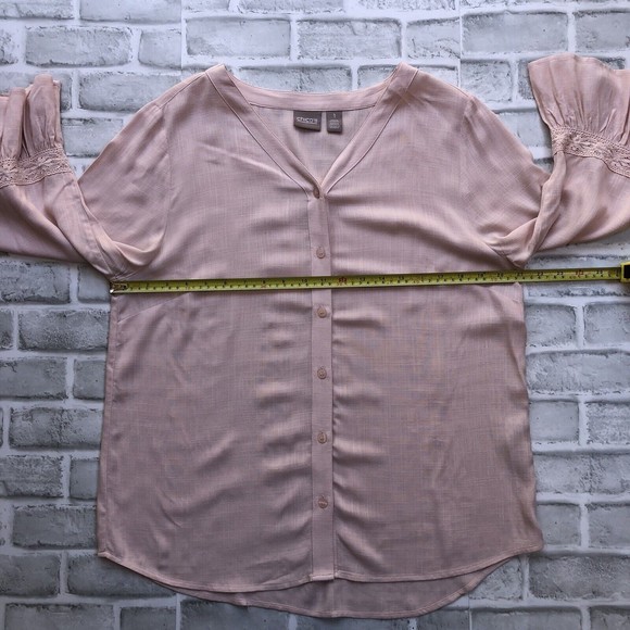 Chicos Size 1 (US 8)  Blush Pink V-Neck Button Front Blouse 3/4 Ruffled Sleeves - Picture 10 of 13